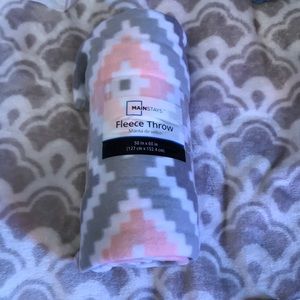 MainStays Fleece Throw